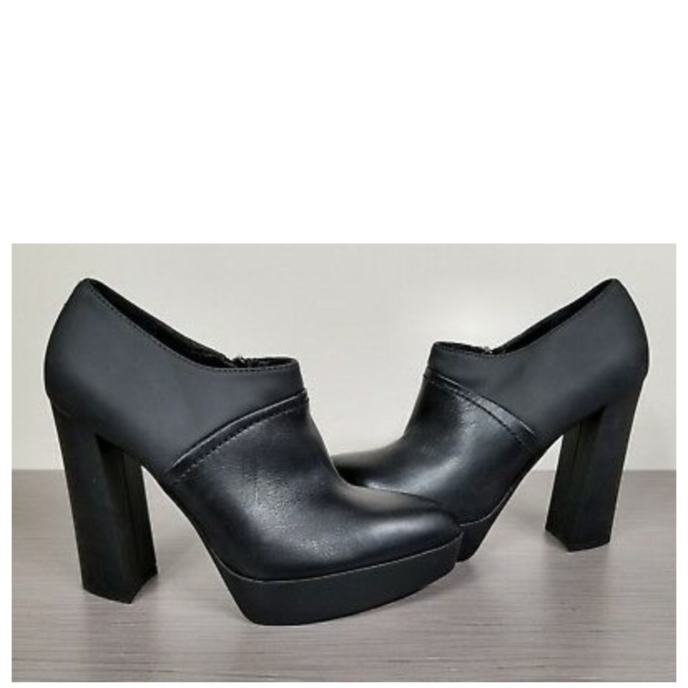 TIFF boots sz 9